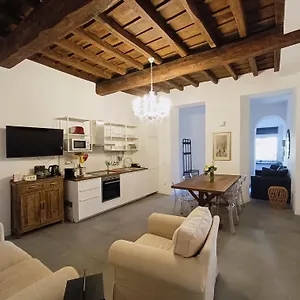 Appartement La Tua Casa A Viadelcorso, Rome